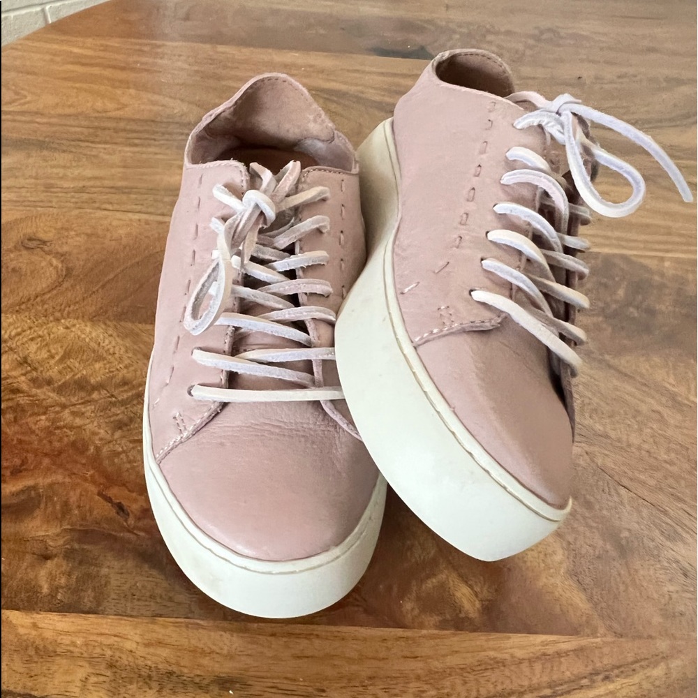 Frye Lena Low Lace Leather Sneaker | Lilac | 7.5 Women’s